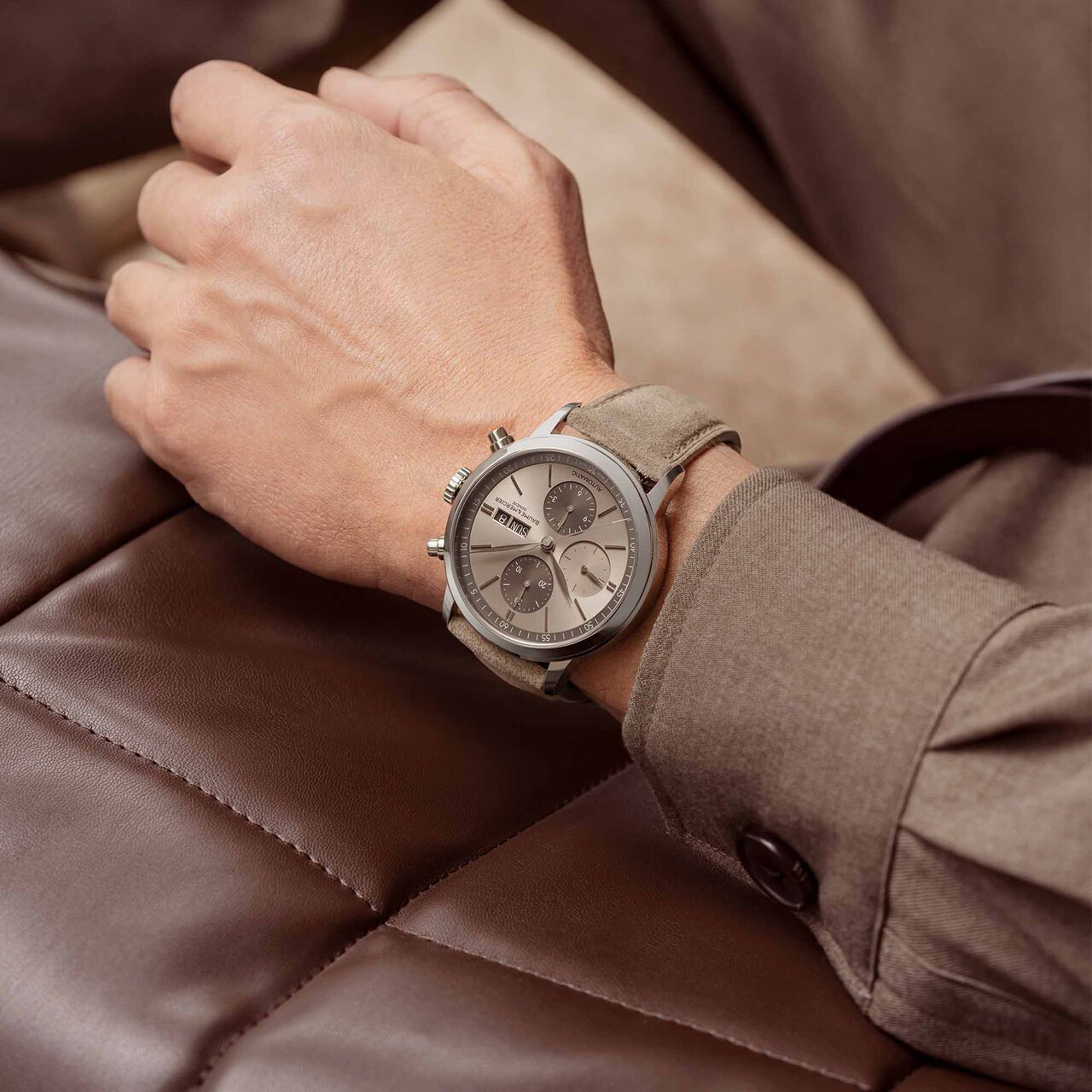 Baume & Mercier Classima Automatic Chronograph 42 mm Stainless Steel image number 1