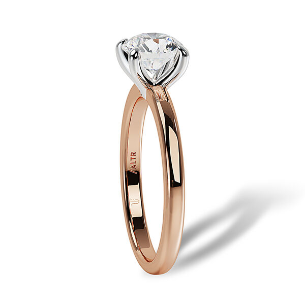 Bague de fiançailles à diamant solitaire rond en or rose