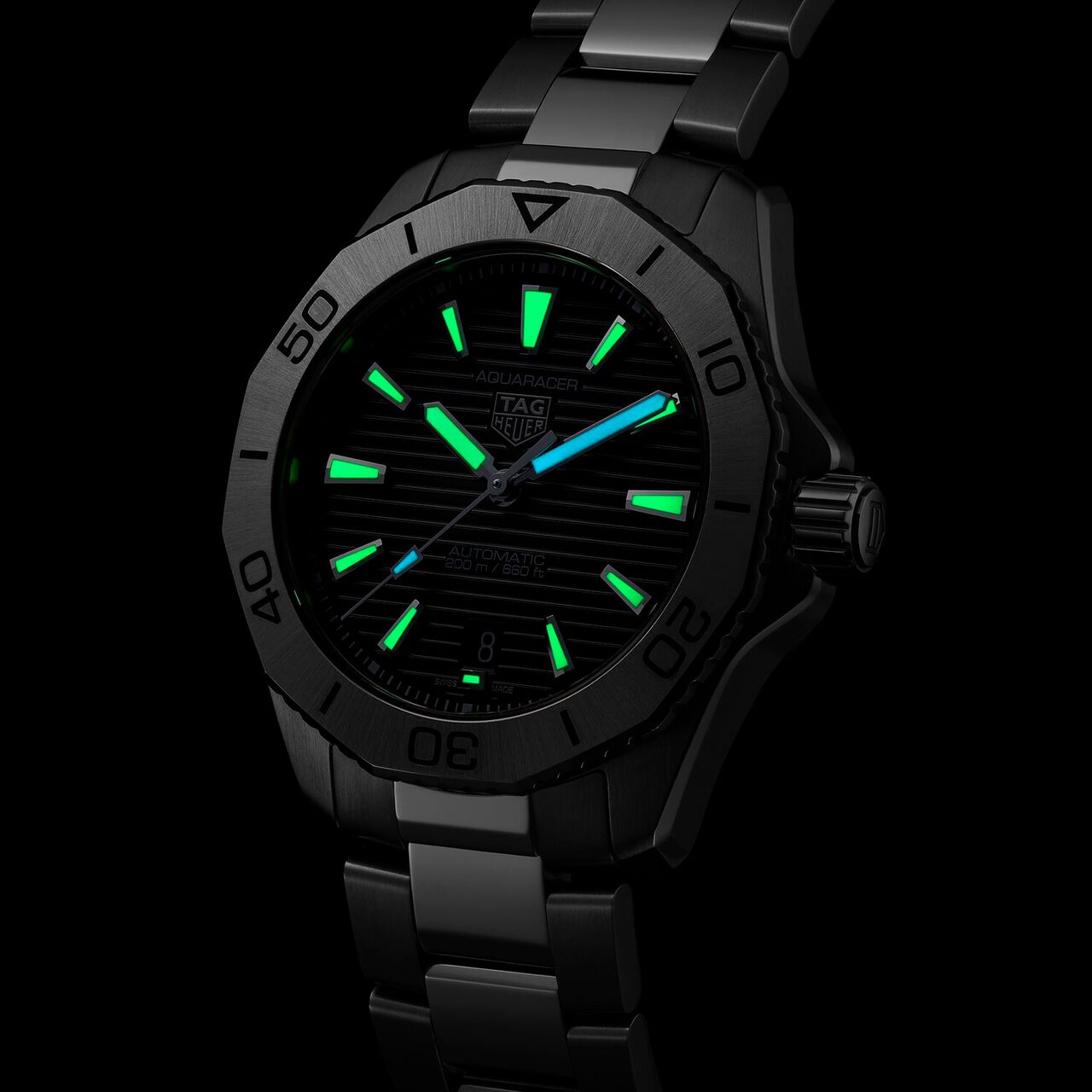 tag heuer aquaracer professional 200 automatic steel 40 mm wbp2111 ba0627 dark image number 2