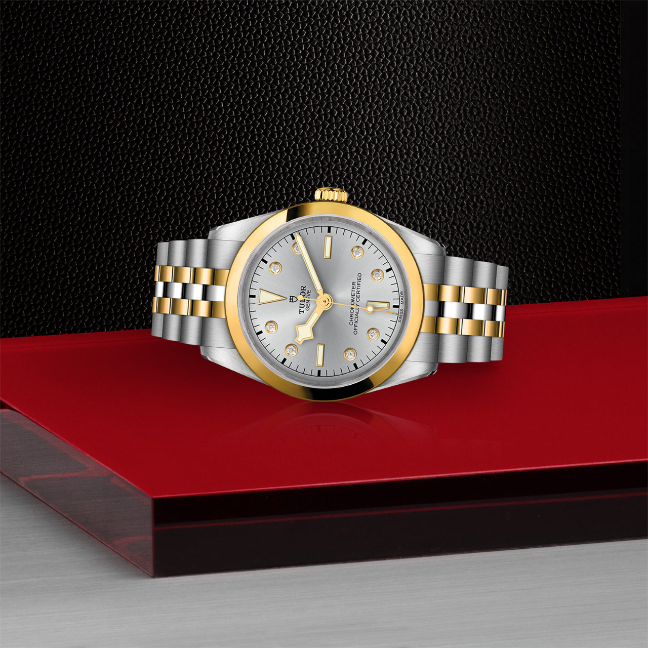 Black Bay One Automatic 36 mm Yellow Gold. Stainless Steel and Diamond