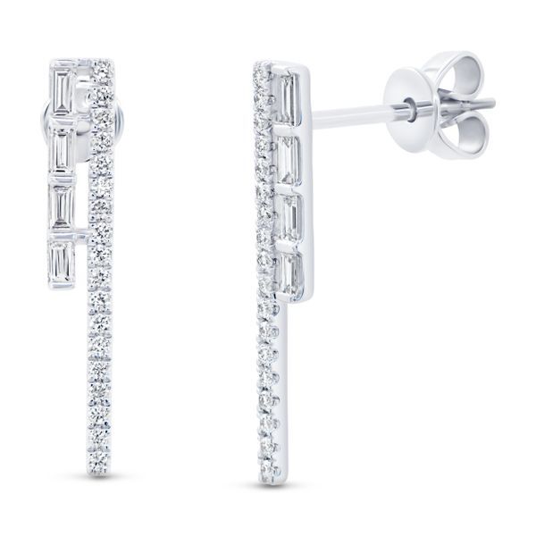 Boucles d'oreilles pendantes en or blanc avec diamants