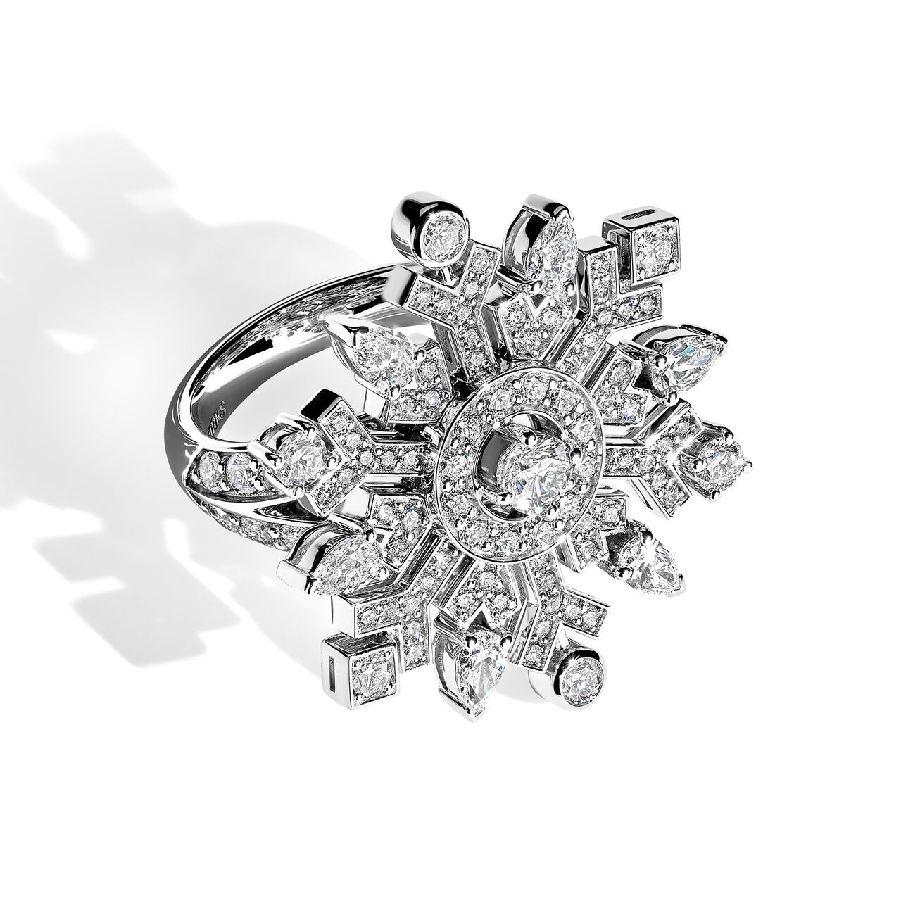 Birks Snowflake High Jewellery Diamond Split-Shank Ring image number 0