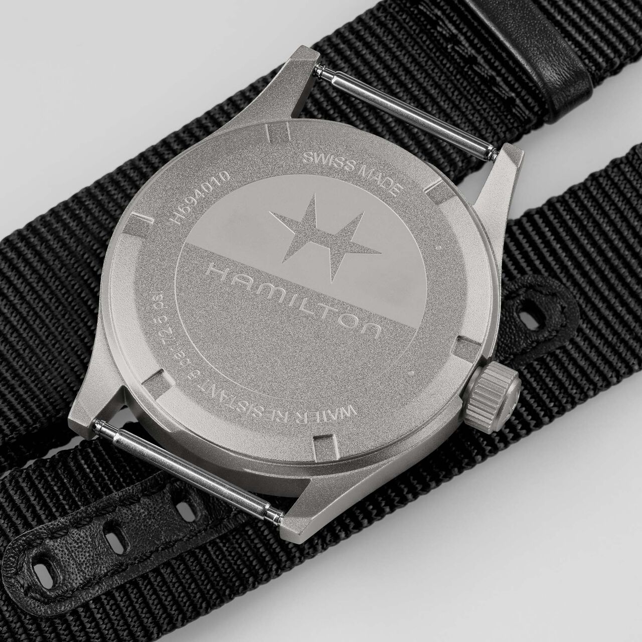 Hamilton Khaki Field 38 mm quartz en acier inoxydable image number 4