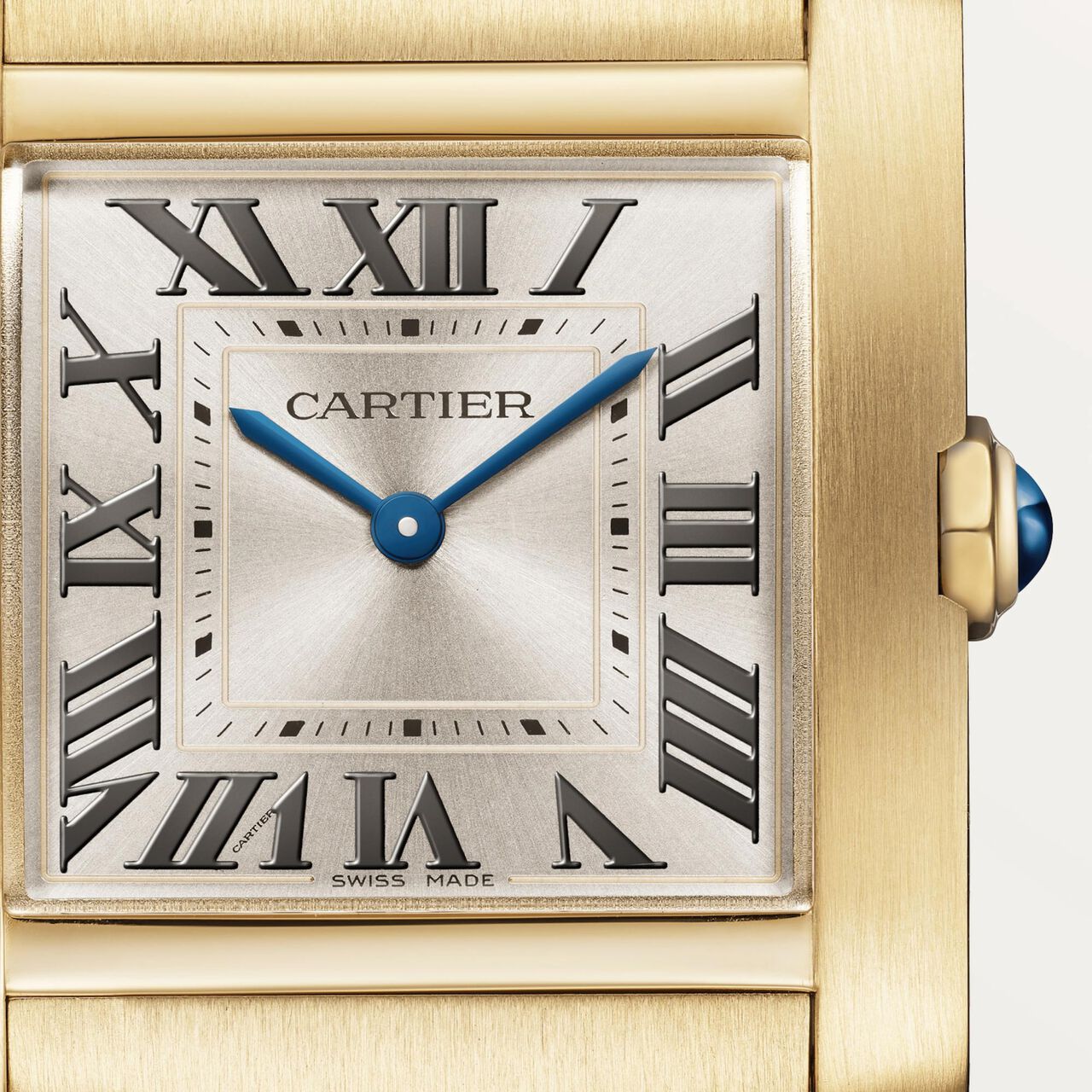 Cartier Tank Française Medium Model Quartz 27 X 32 mm Yellow Gold CRWGTA0113 Closeup image number 4