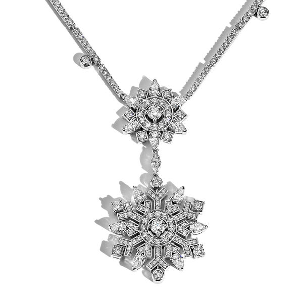 Collier en or blanc serti de diamants