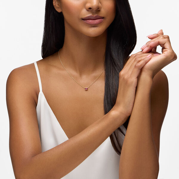 Collier en or jaune avec rubis