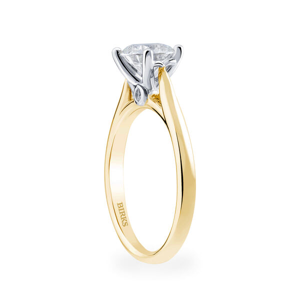 Bague de fiançailles en or jaune à diamant solitaire rond