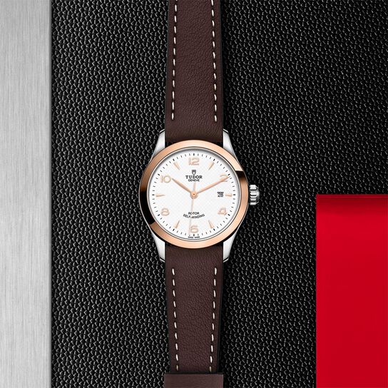  Rose Gold Bezel image number 2