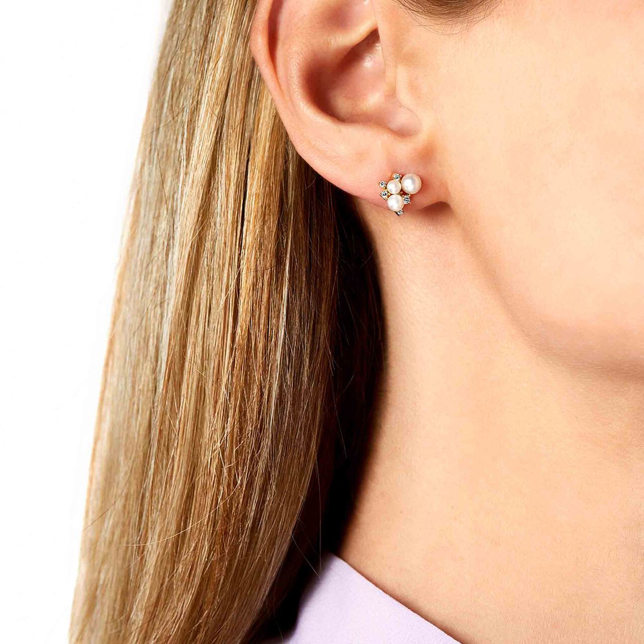 yoko london trend yellow gold 3 pearls diamond earrings tem0228 6f on model image number 1