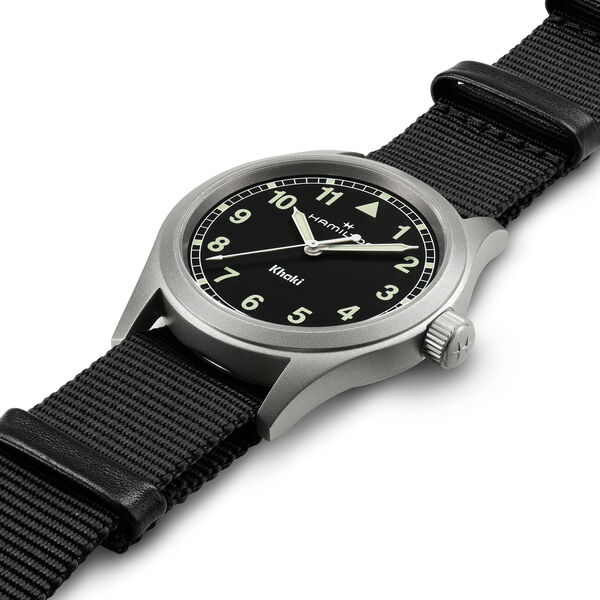 Khaki Field 38 mm quartz en acier inoxydable