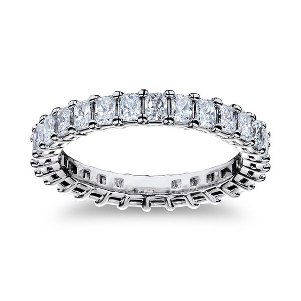 Alliance &eacute;ternit&eacute; en platine sertie de diamant radiant, 2.40ct