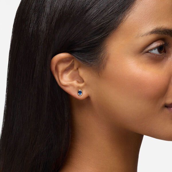 Boucles d'oreilles en or jaune avec saphirs