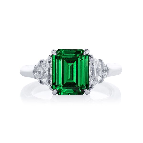 Bague en émeraude et diamants