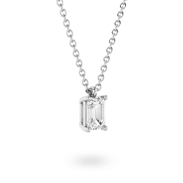Pendentif avec diamant solitaire taille &eacute;meraude