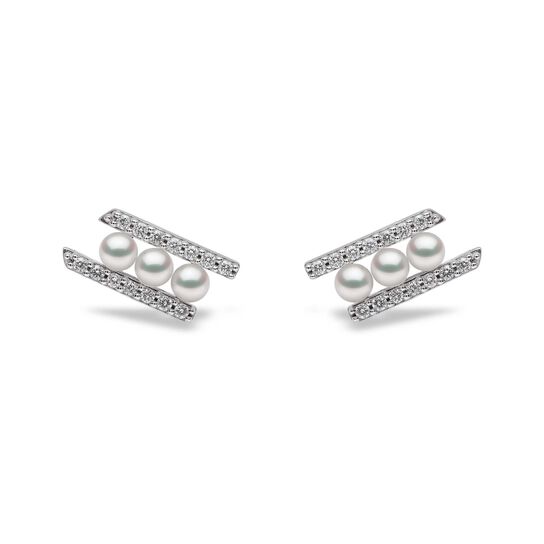 yoko london sleek white 3 pearls diamond stud earrings qye2227 7x front image number 0