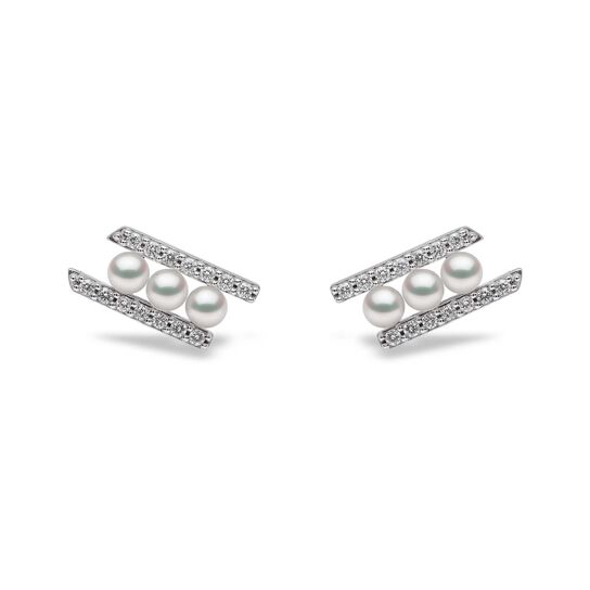 yoko london sleek white 3 pearls diamond stud earrings qye2227 7x front image number 0