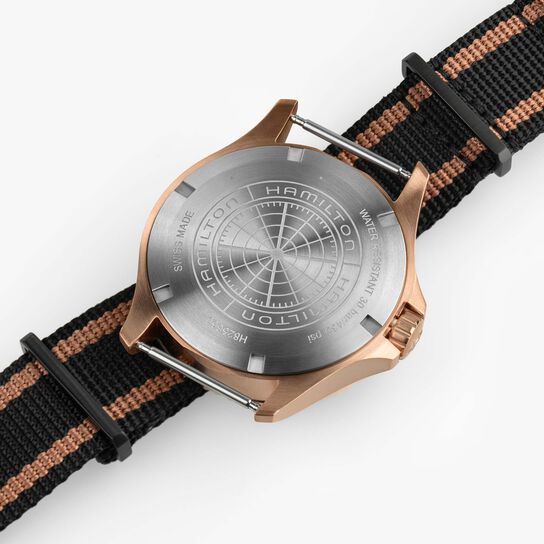 Hamilton Khaki Navy Scuba 43 mm GMT automatique en bronze et titane image number 6