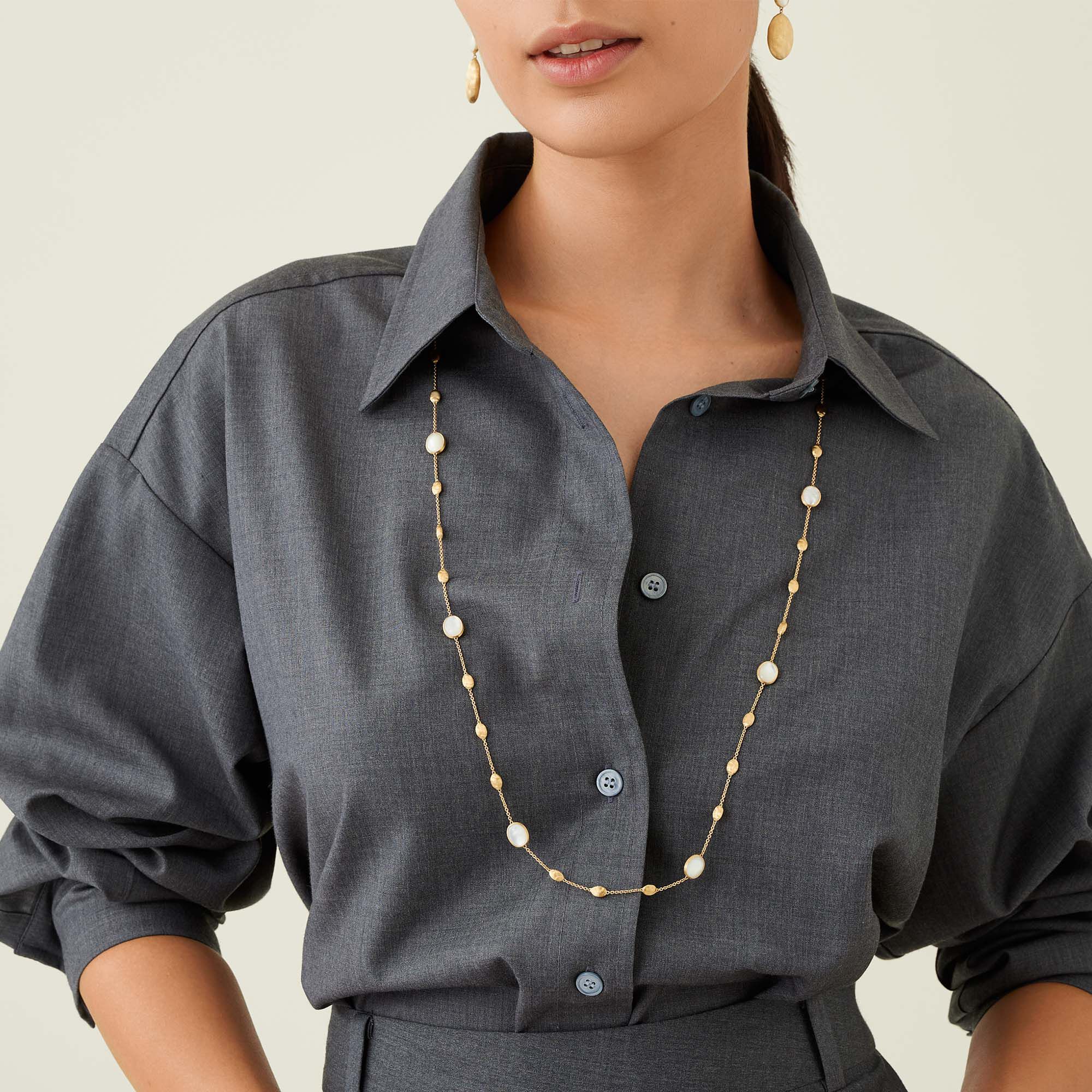 Siviglia Yellow Gold and Mother-of-Pearl Station Necklace