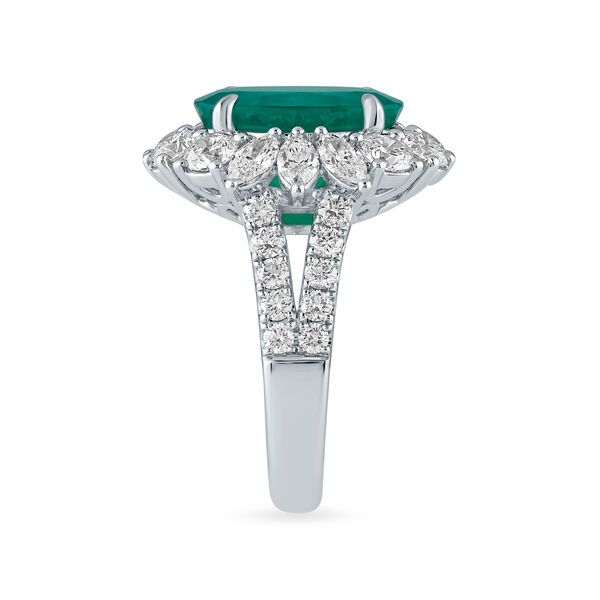 Emerald Oval-Cut Ring with Diamonds in White Gold