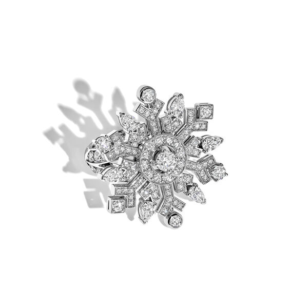 Bague en or blanc sertie de diamants