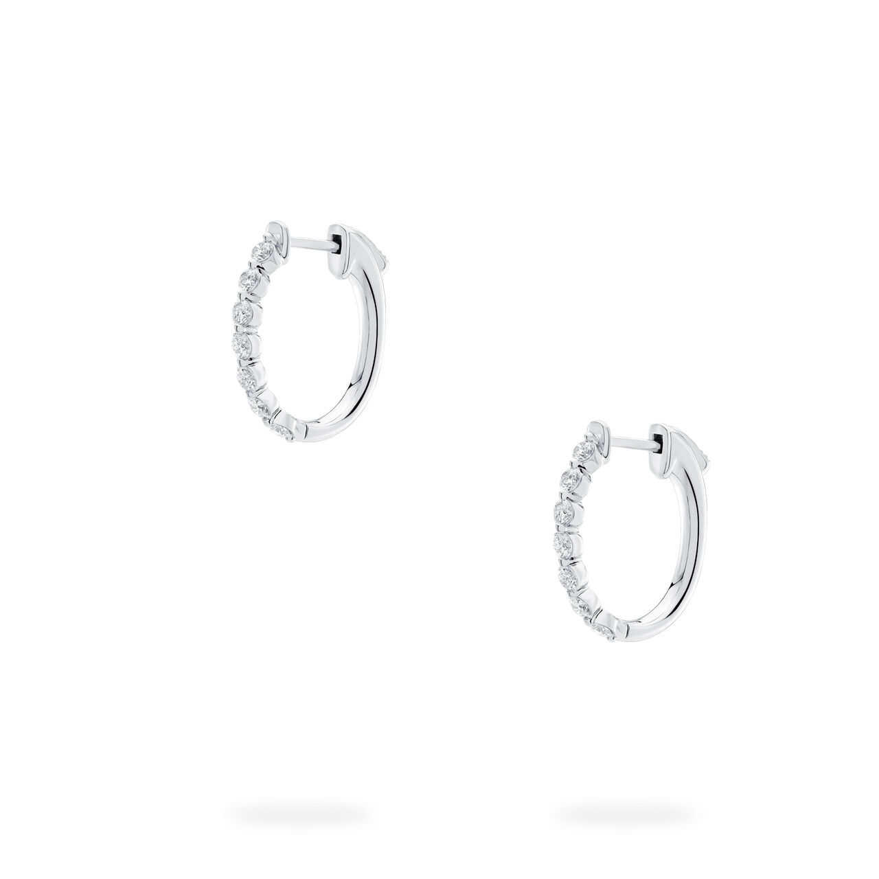 Oval Diamond Earrings image number 0