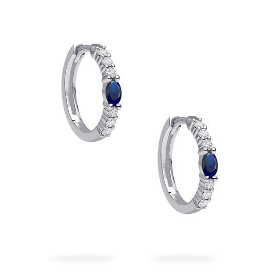 Birks Essentiels Boucles d'oreilles anneaux en or blanc avec saphirs et diamants image number 3