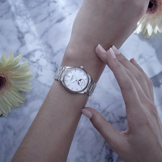 longines master automatic moonphase 34 mm steel diamond l2.409.4.87.6 on model image number 3