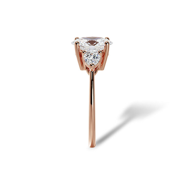 Bague de fiançailles à trois diamants