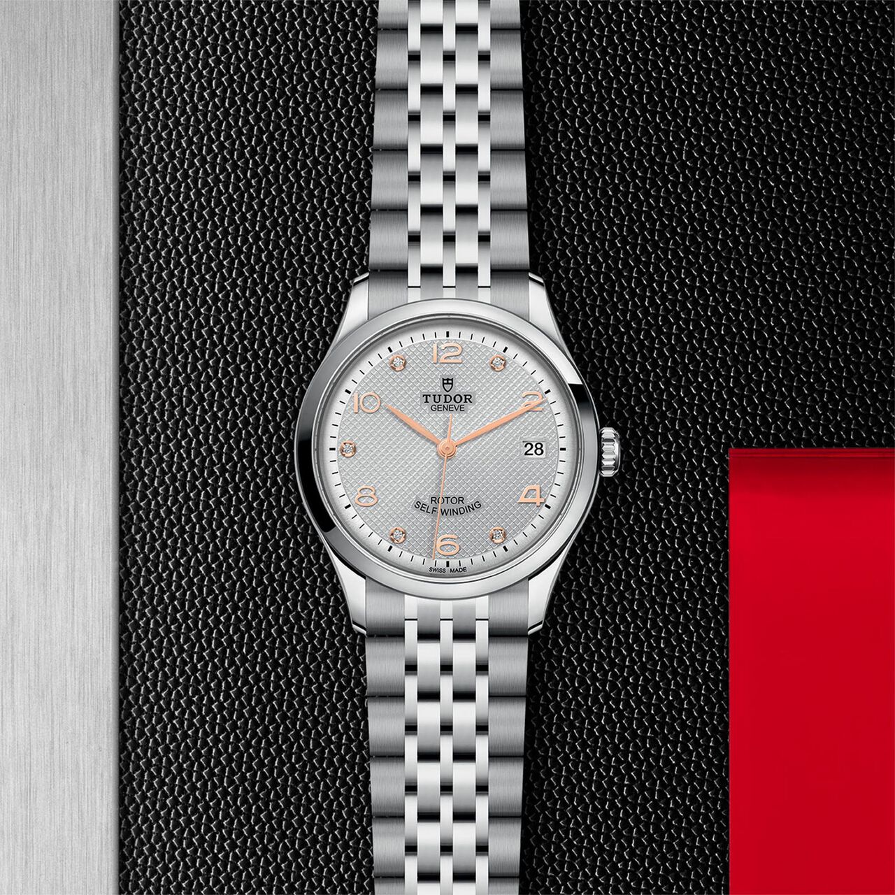 TUDOR 1926 36 mm automatique en acier inoxydable et diamants image number 2