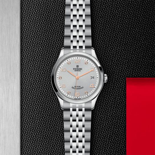 TUDOR 1926 36 mm automatique en acier inoxydable et diamants image number 2