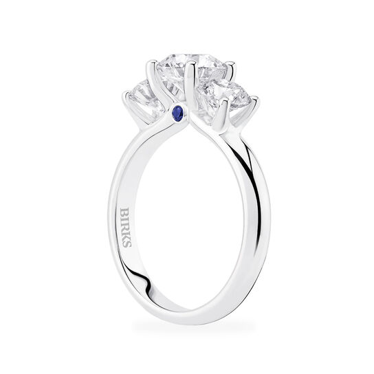 Bague de fiançailles à trois diamants ronds image number 1