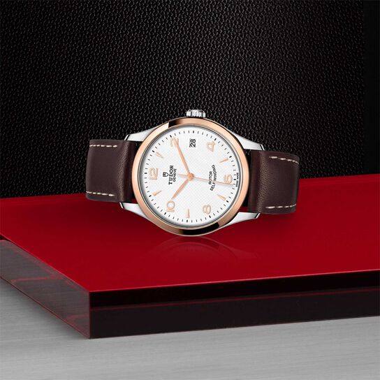  Brown Leather Strap image number 3