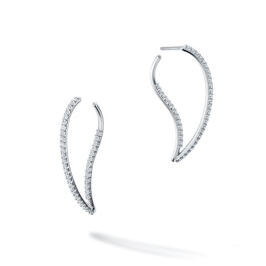 Birks Pétale Boucles d’oreilles anneaux avec diamants en or blanc image number 0