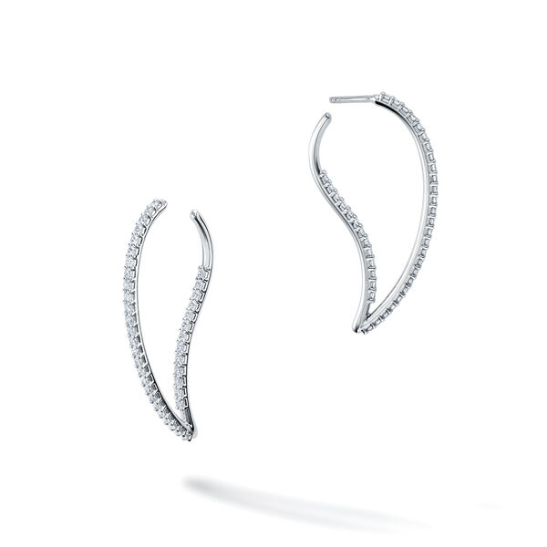 Boucles d’oreilles anneaux avec diamants en or blanc