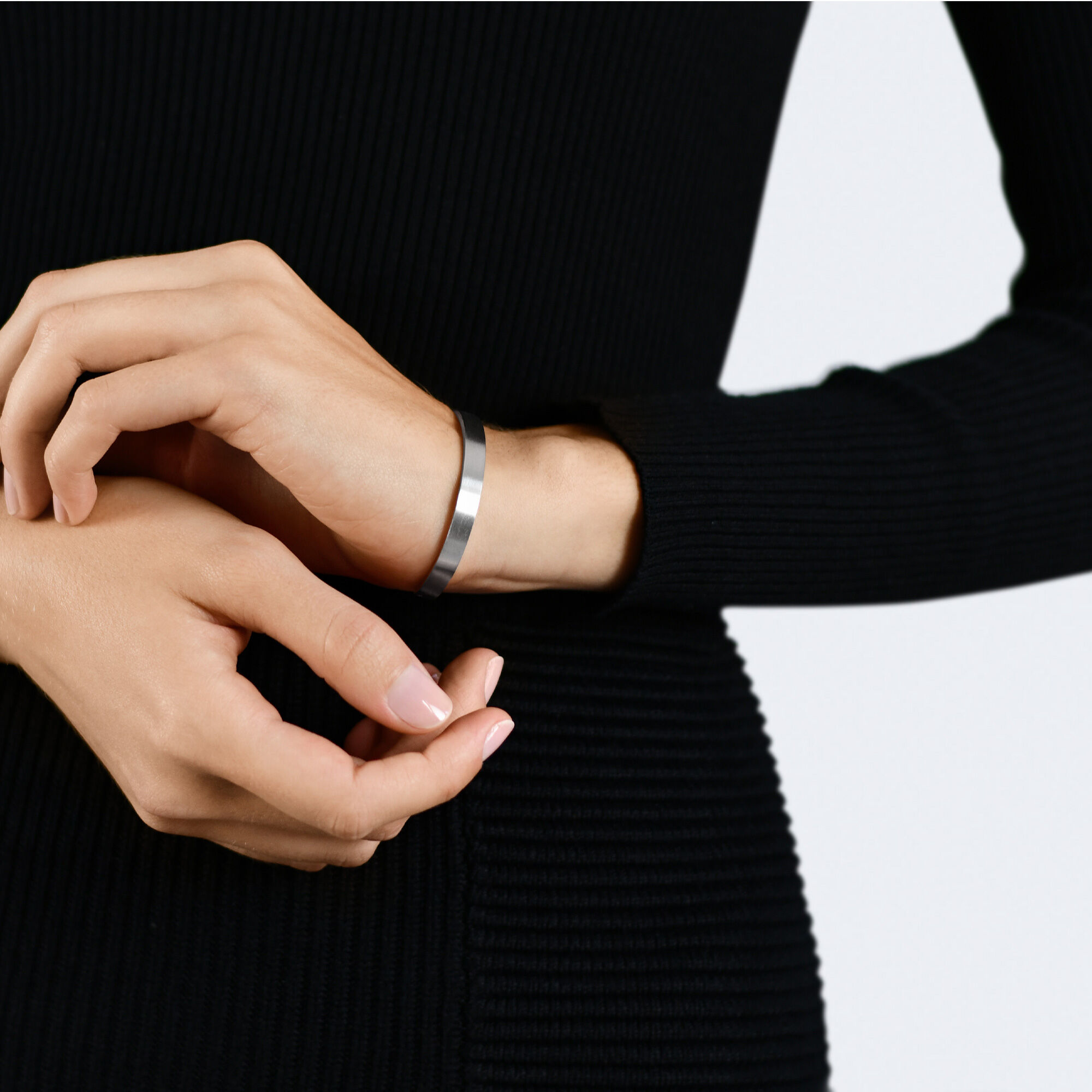 15g Brushed Silver Ribbon Bracelet