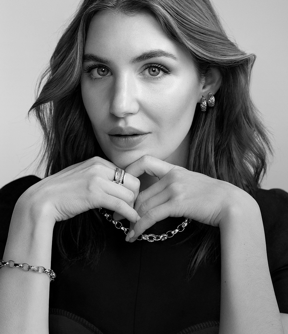 Sophie Nelisse wearing Birks Dare to Dream jewellery