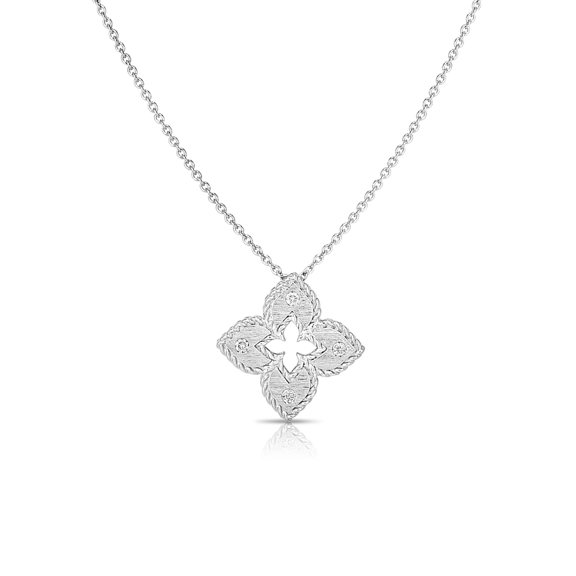 Roberto coin store clover necklace