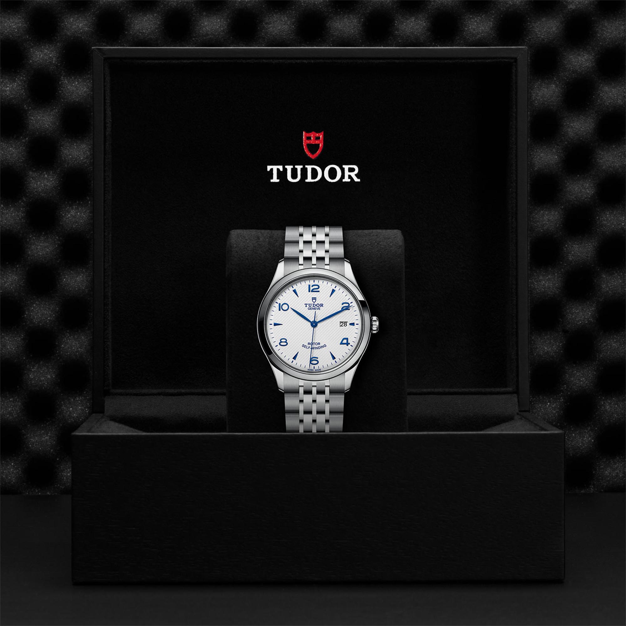 oa TUDOR 1926 39 mm Steel Case Opaline and Blue Dial M91550-0005
